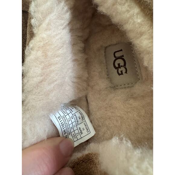 UGG Mens moccasins size 12 like new main image 9